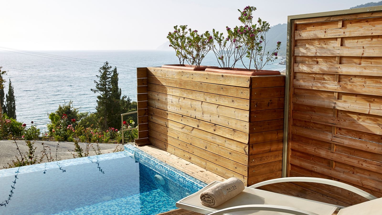 rooms-premium-room-seaview-swim-up