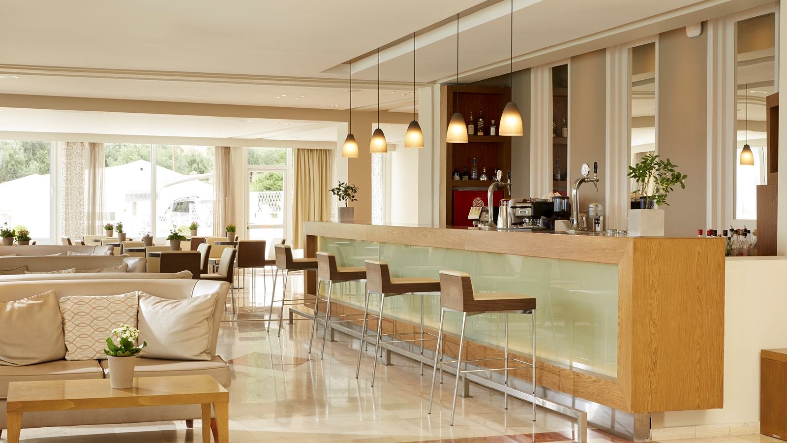 bars-orpheus-lobby-bar