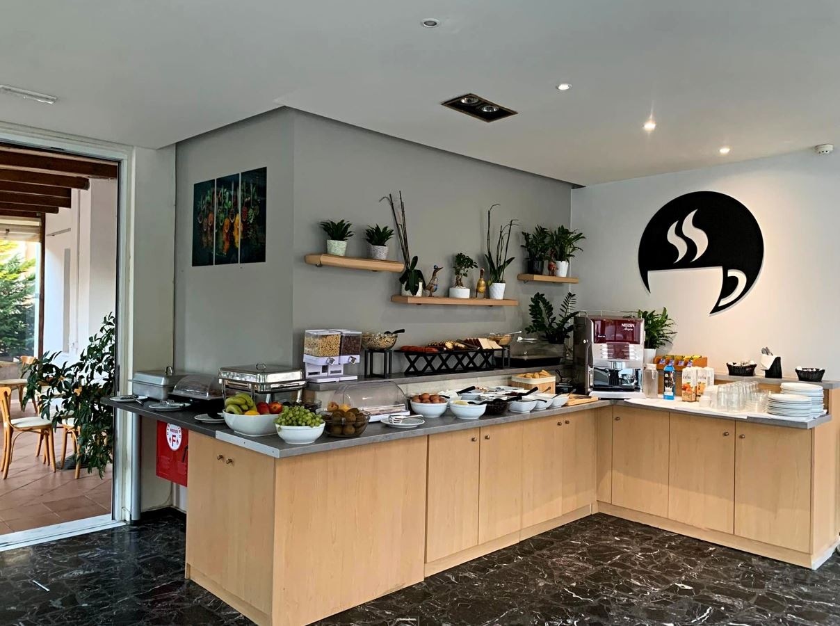 restaurants-breakfast-hall