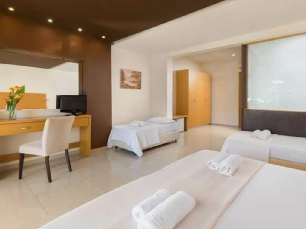 rooms-open-plan-family-room