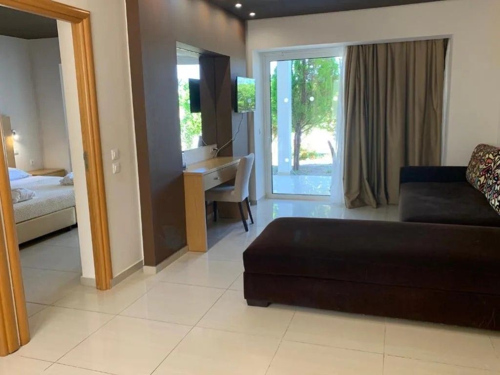 rooms-1-bedroom-suite-garden-view