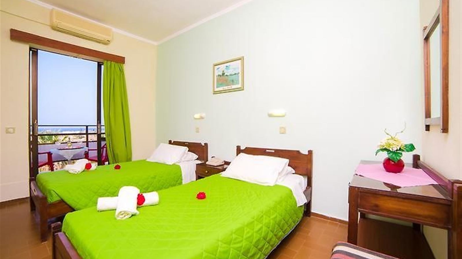 rooms-doubletwin-room