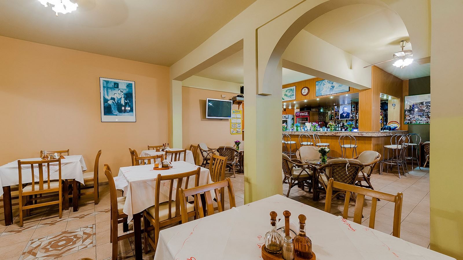 restaurants-esmeralda-restaurant