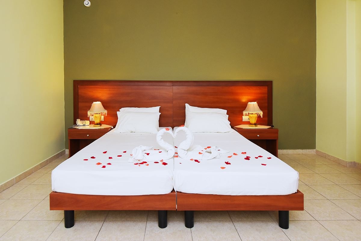 rooms-double-standard-room-balcony-or-terrace