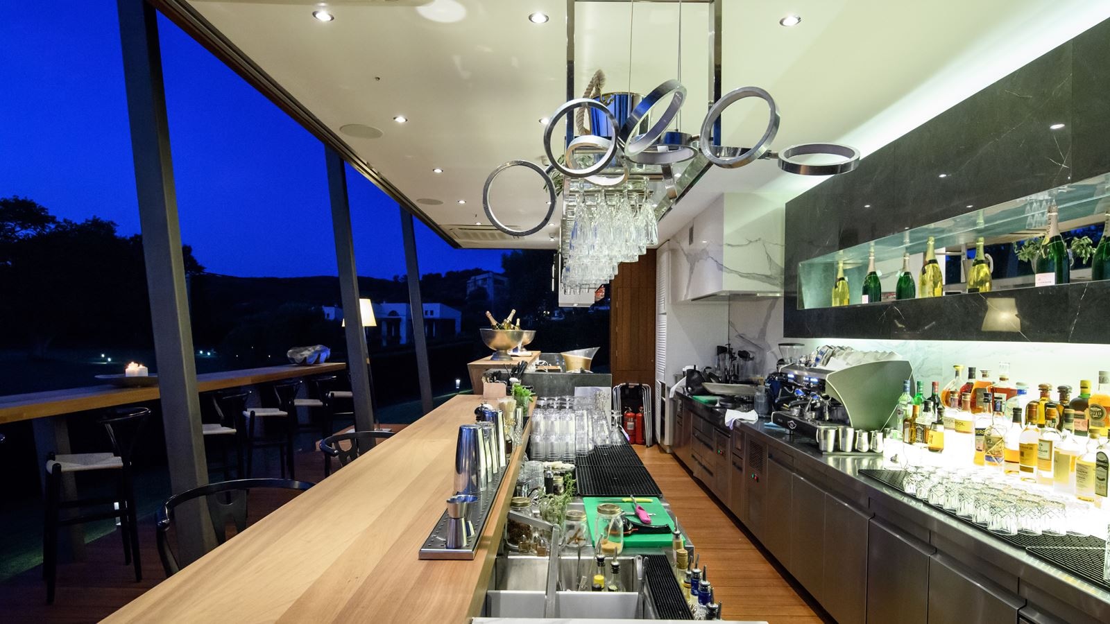 bars-avaton-champagne-bar