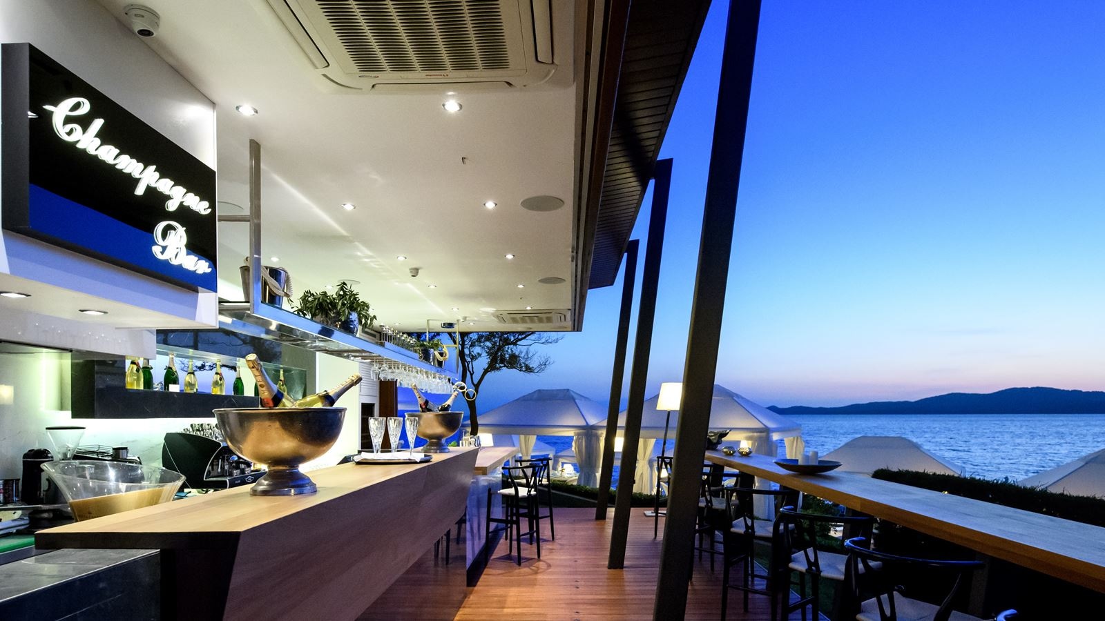 bars-avaton-champagne-bar