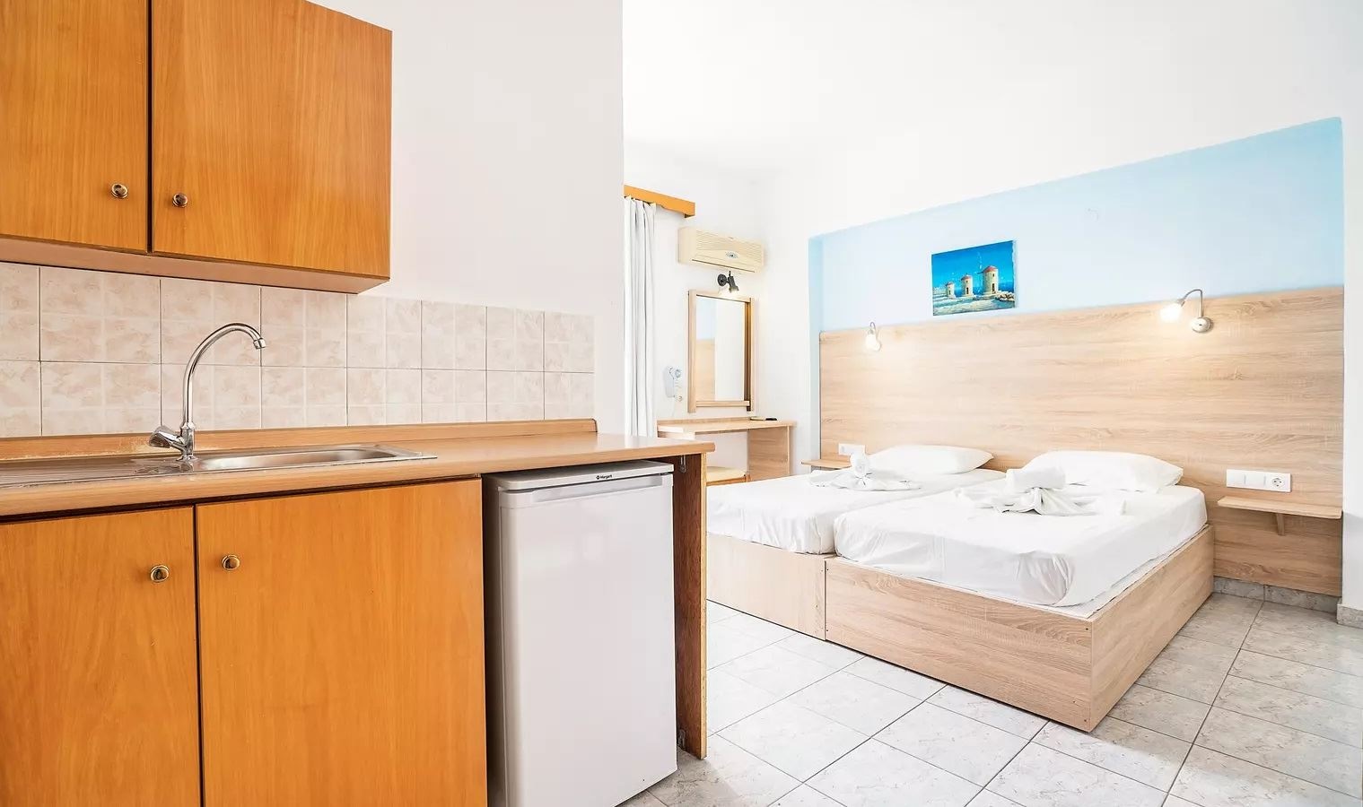 rooms-studio-room-with-balcony