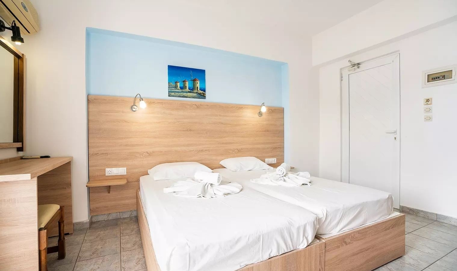 rooms-studio-room-with-balcony