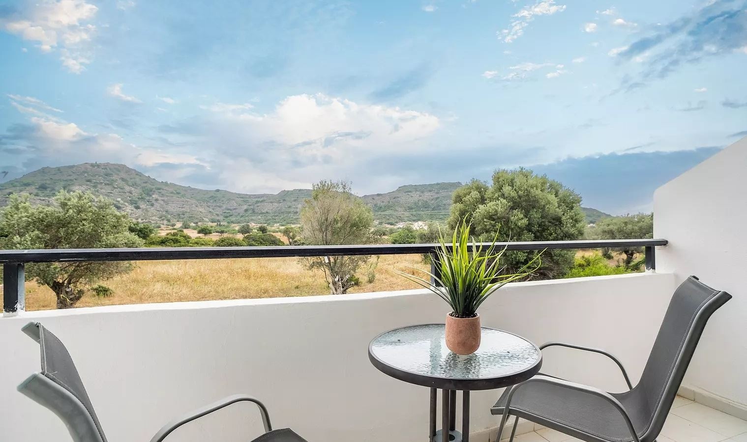 rooms-studio-room-with-balcony