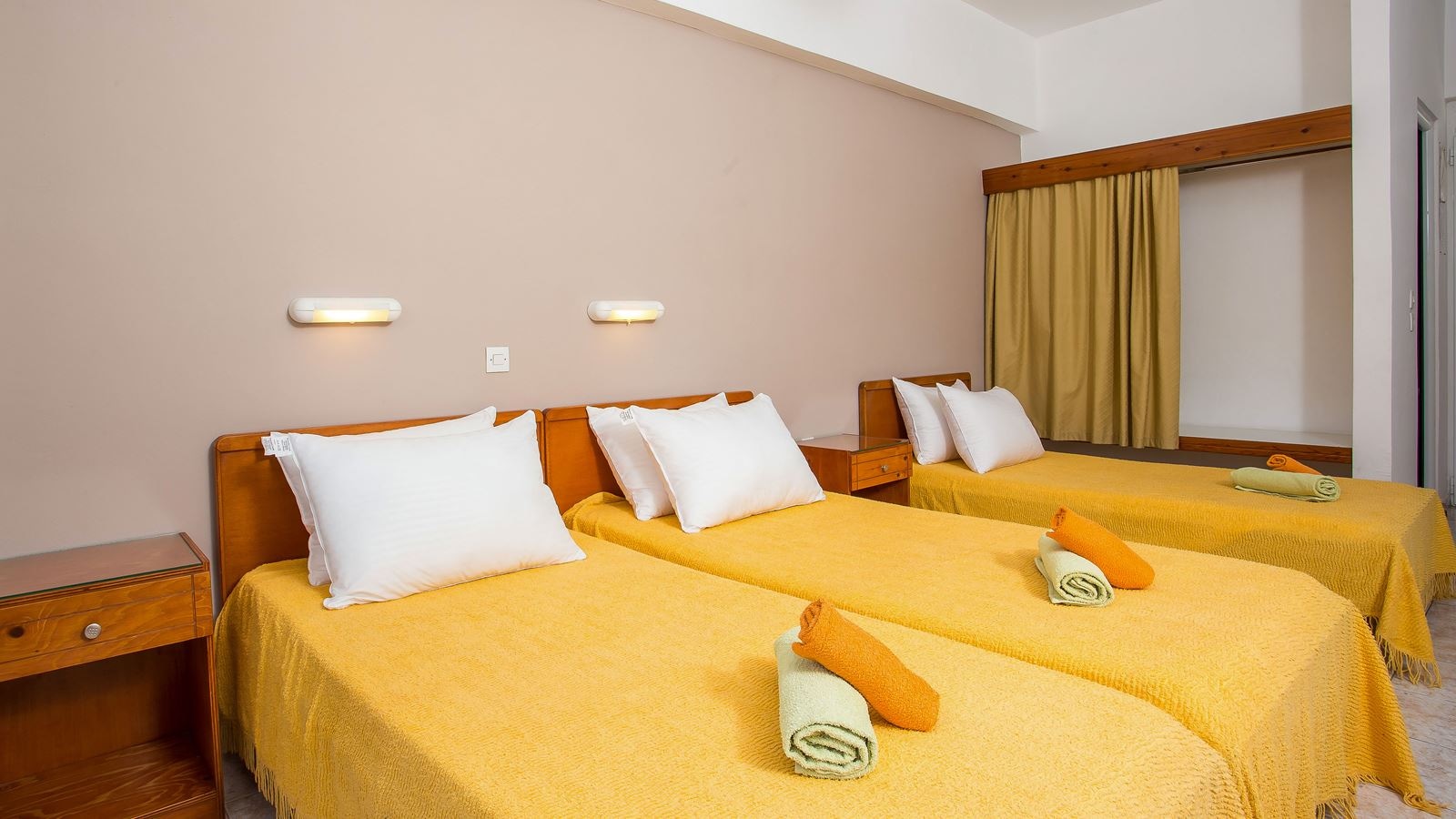 rooms-standard-tripple-studio