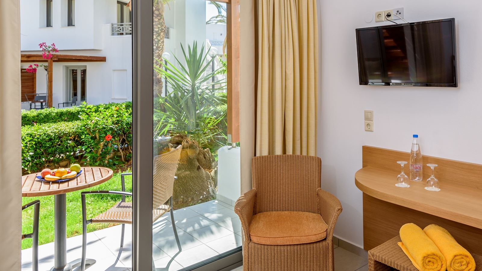 rooms-suite-junior--family-room