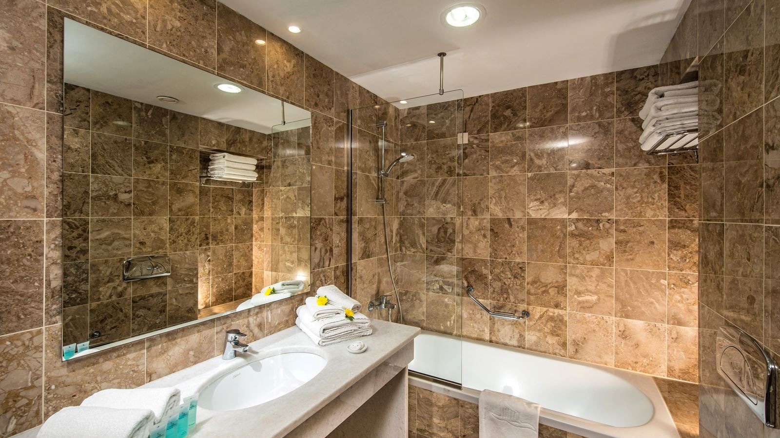 rooms-bungalow-standard-triple-balcony-or-terrace