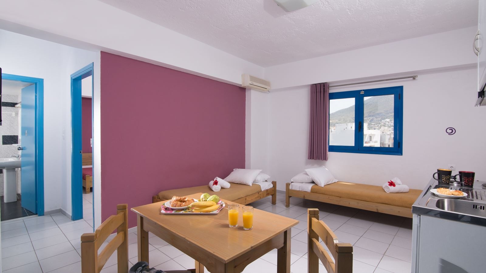 rooms-one-bedroom-apartment-with-mountain-view