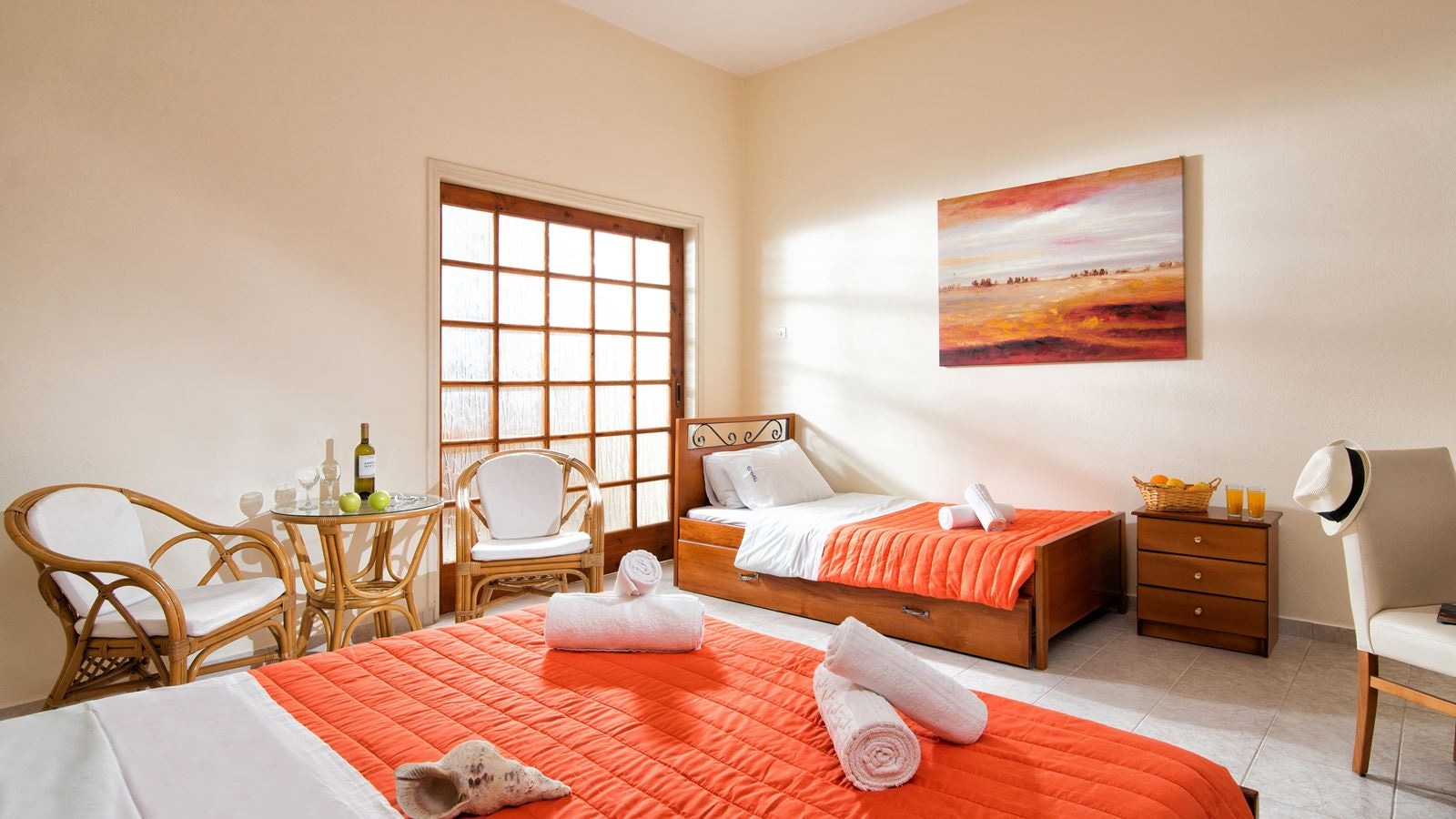 rooms-one-bedroom-apartment-with-hydromassage-shower