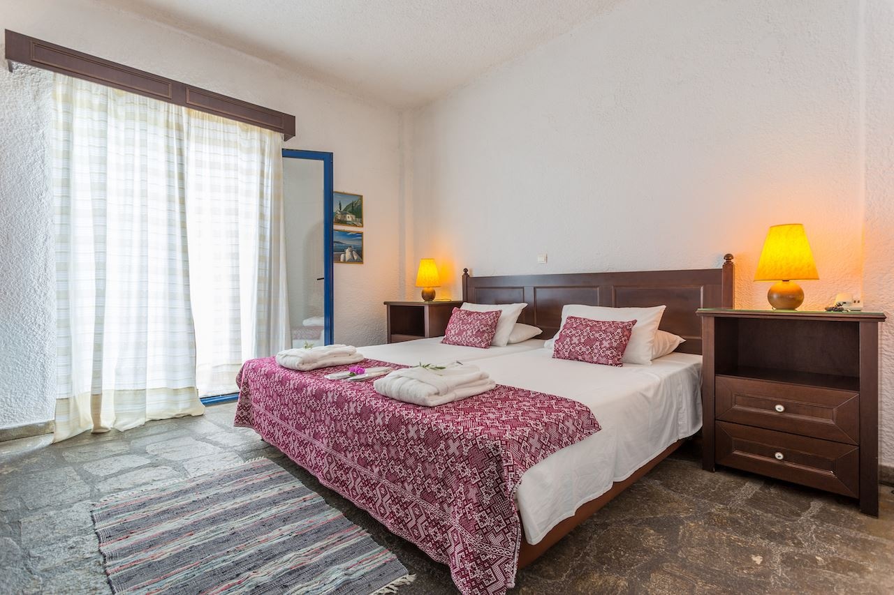 rooms-single-room-sea-view