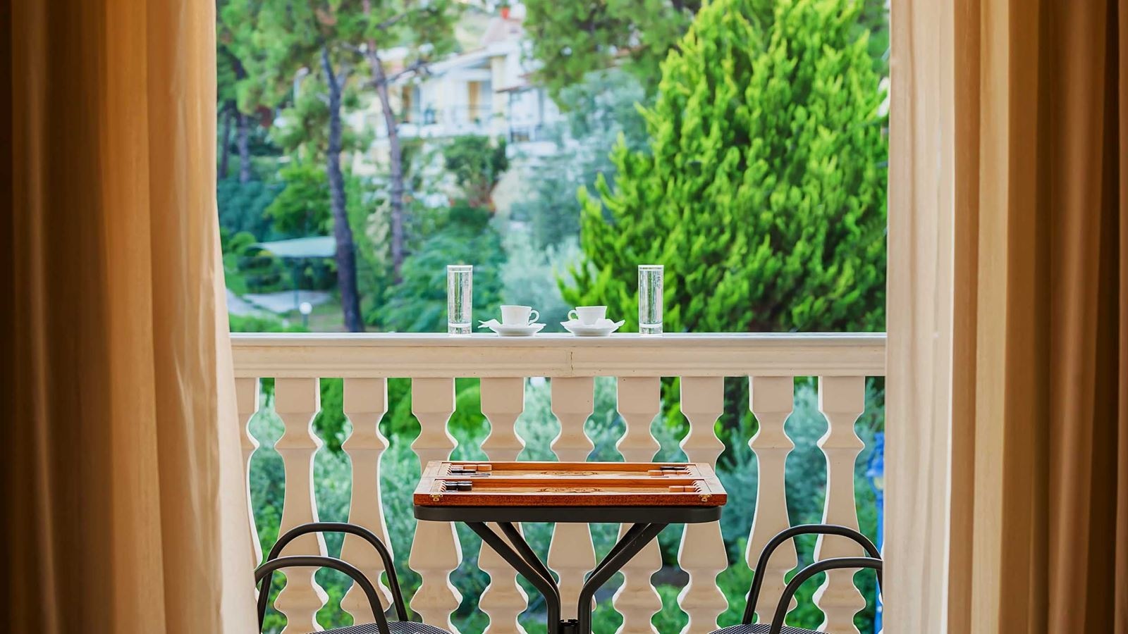 rooms-family-suite-2bedrooms-garden-view