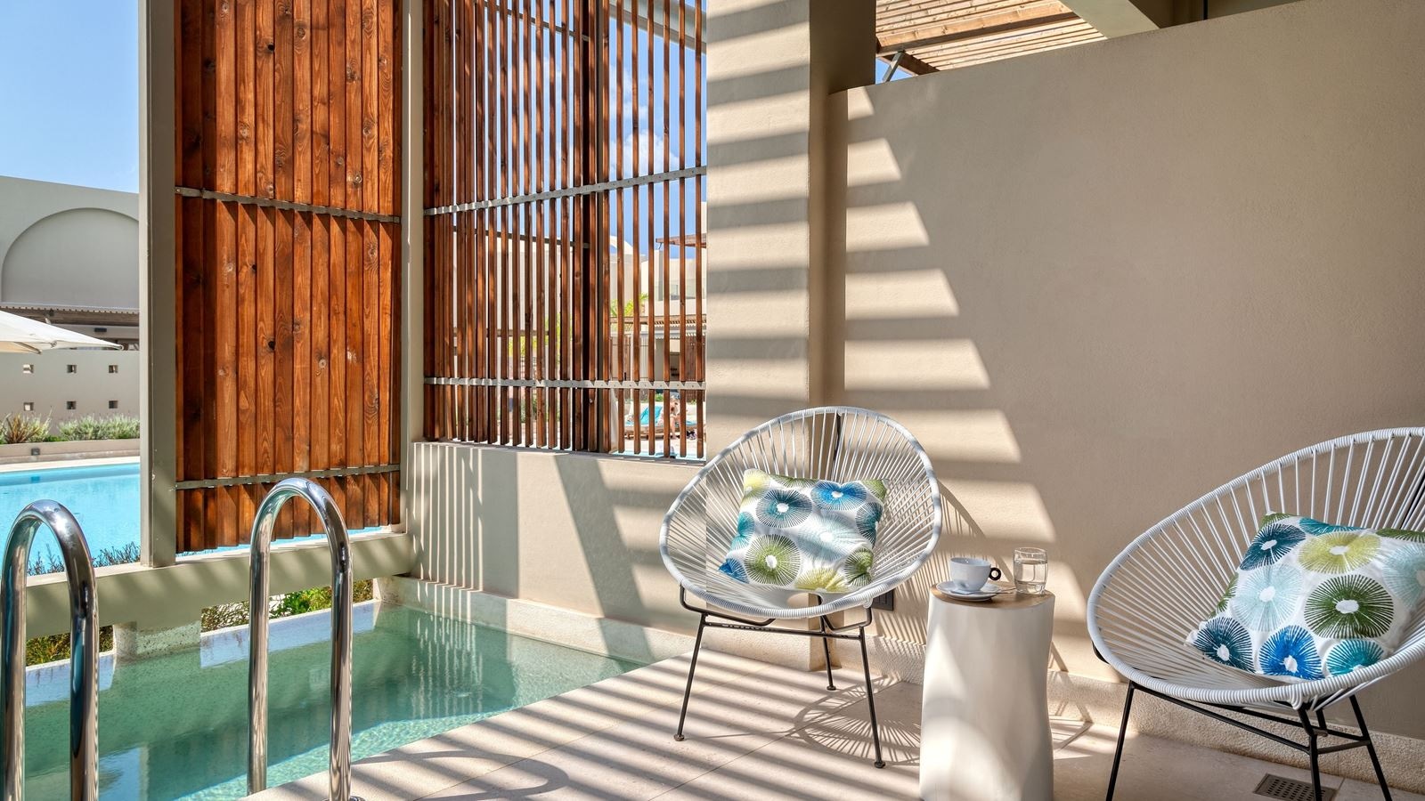 rooms-upbeat-retreat-pool-view-with-heated-plunge-pool