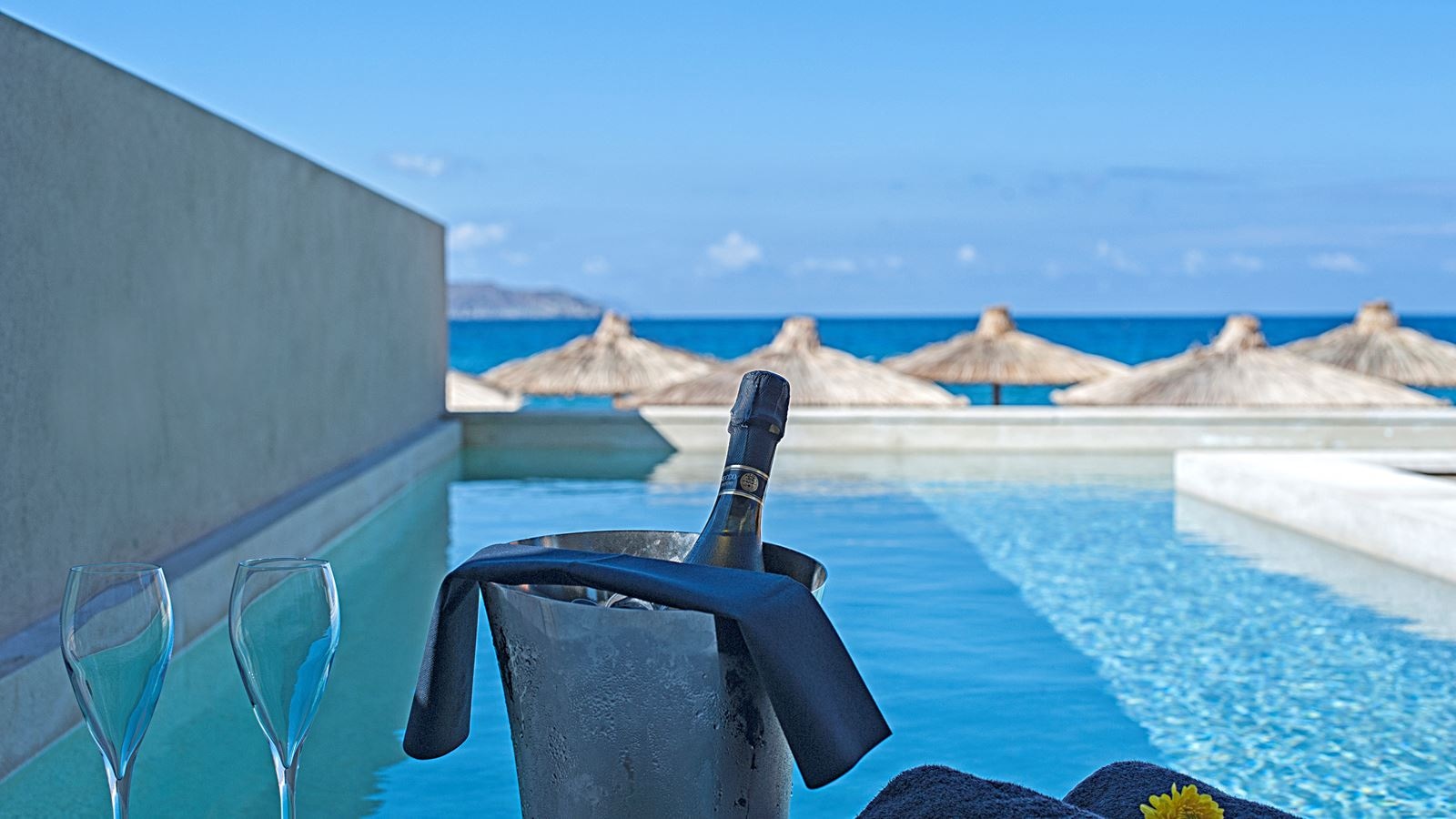 rooms-pure-haven-sea-front-with-heated-private-pool