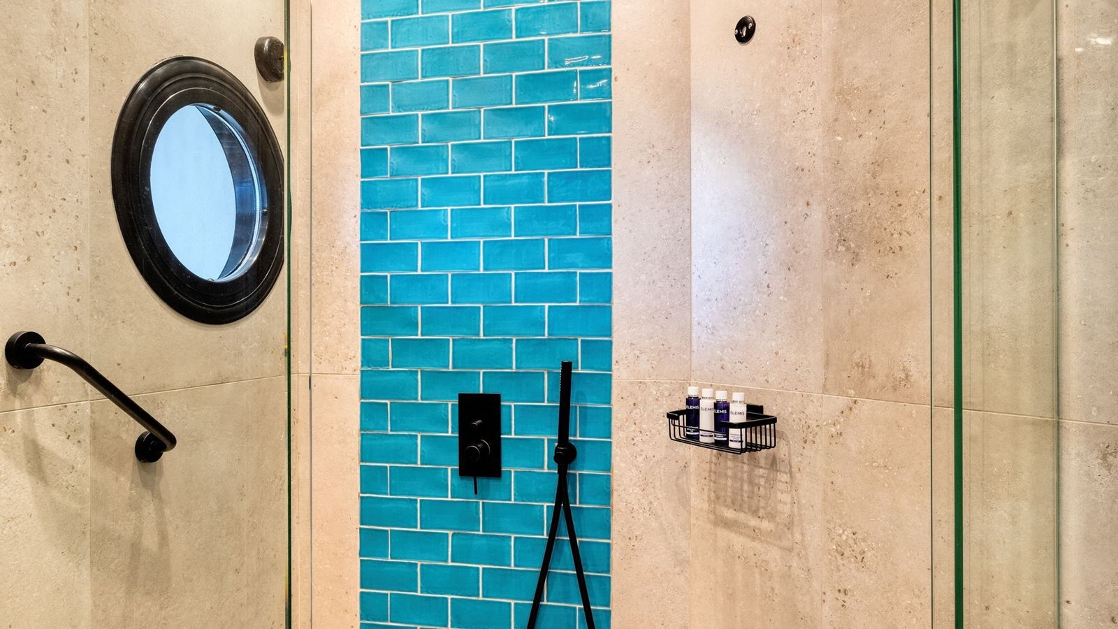 rooms-absolute-haven-sea-front-with-heated-private-pool