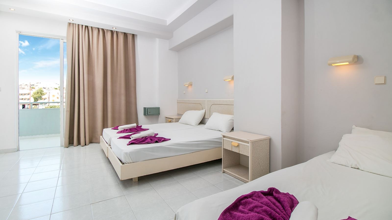 rooms-superior-room-with-balcony