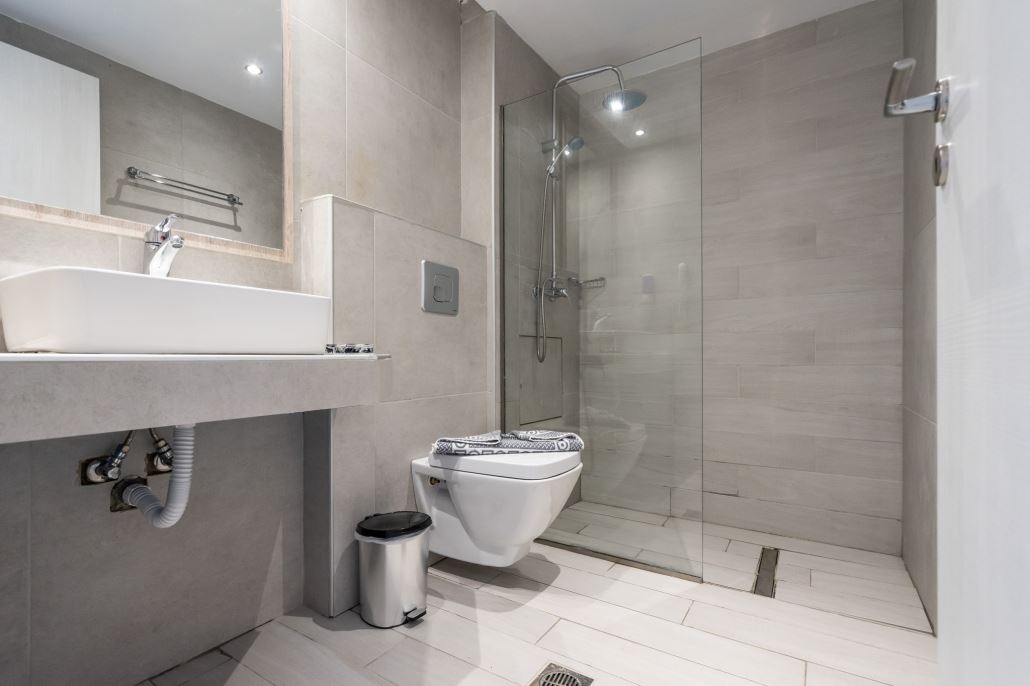 rooms-indoor-family-room-balcony-or--terrace