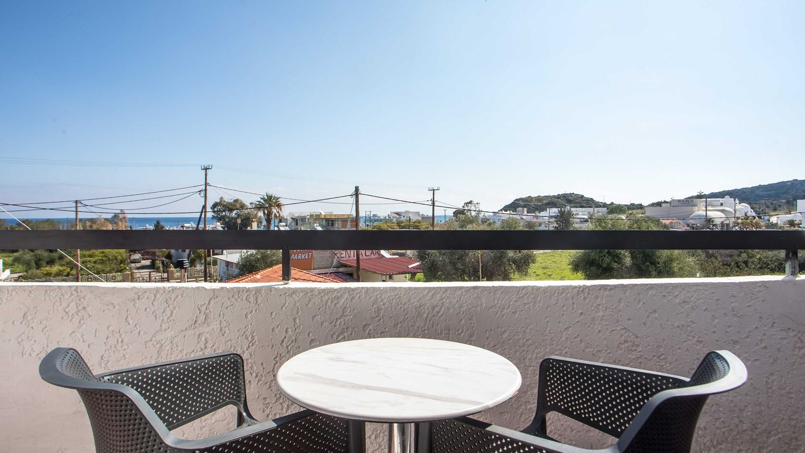 rooms-studio-garden-view-balcony