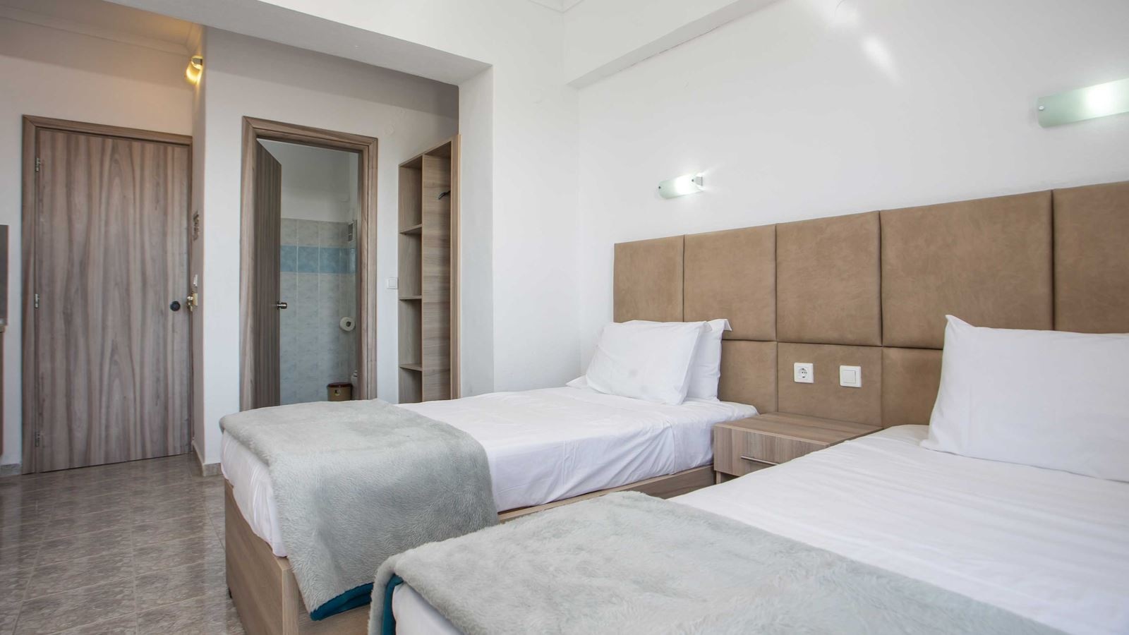 rooms-studio-garden-view-balcony