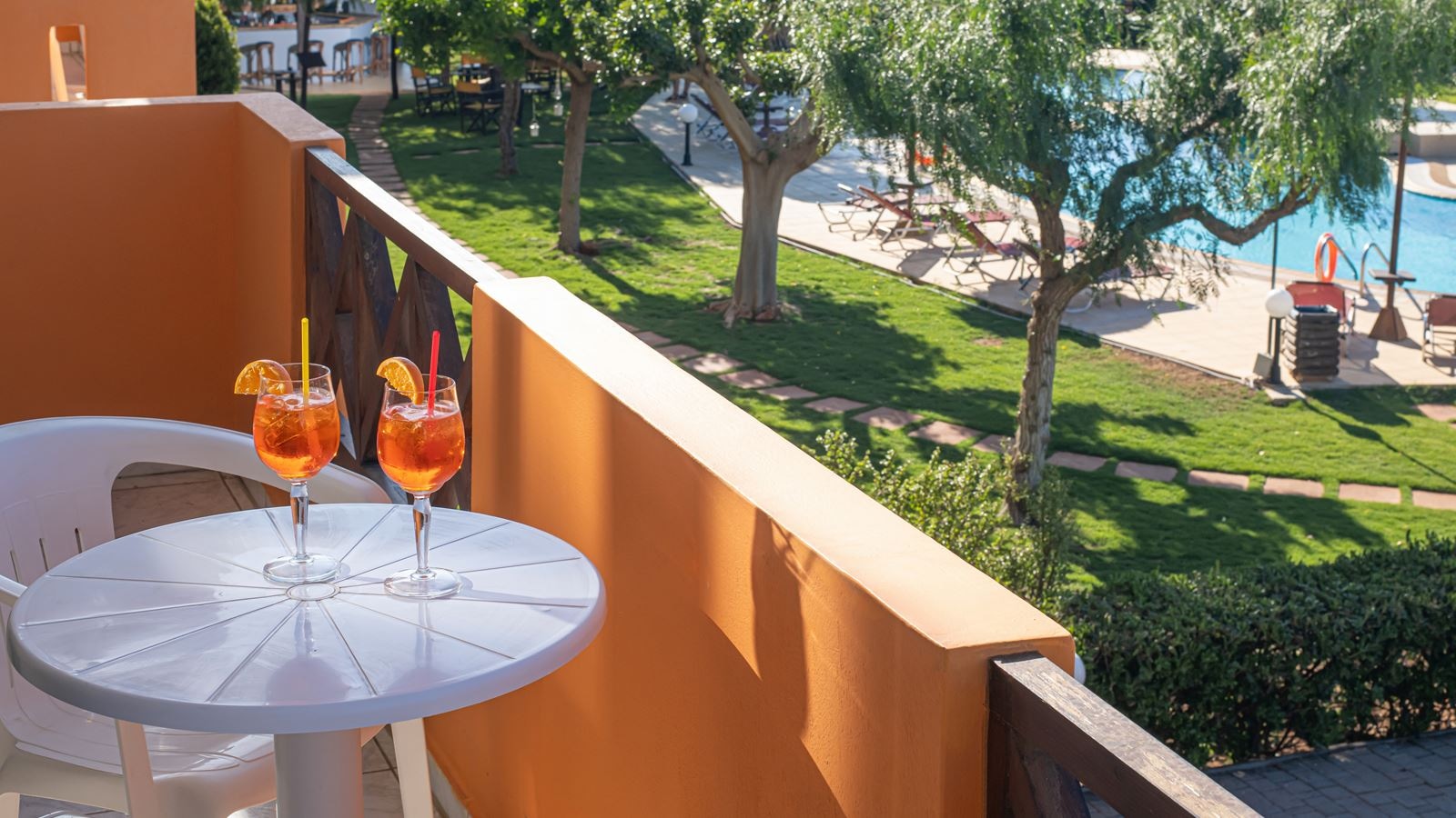 rooms-triple-one-bedroom-apartment-with-garden-or-pool-view