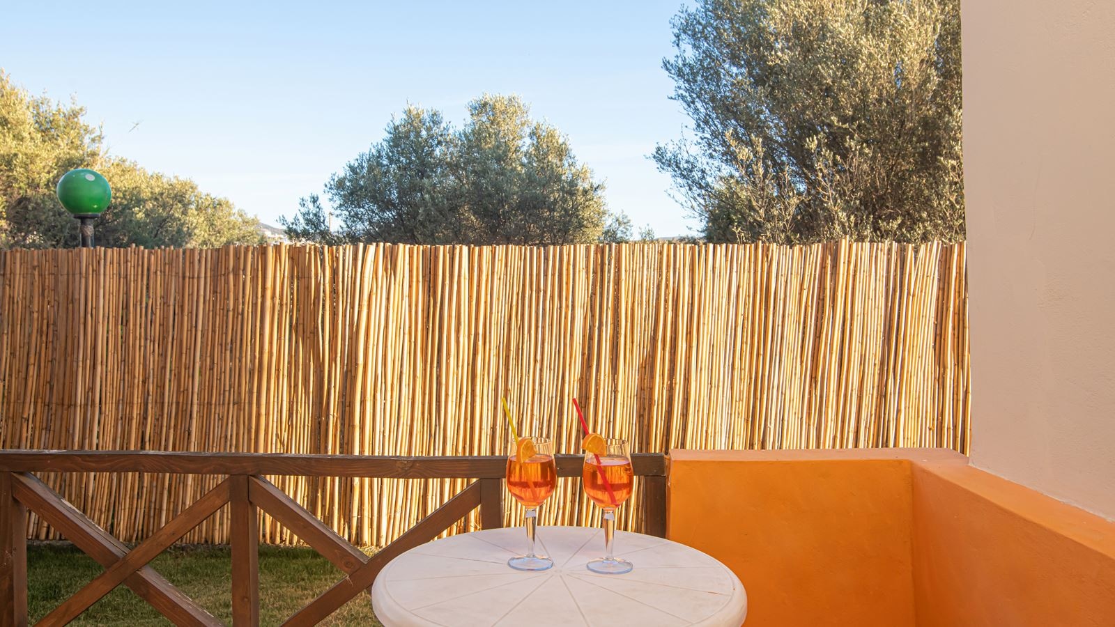 rooms-triple-one-bedroom-apartment-with-garden-or-pool-view