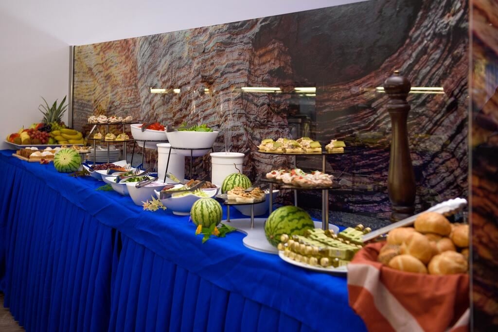 restaurants-plaza-main-restaurant