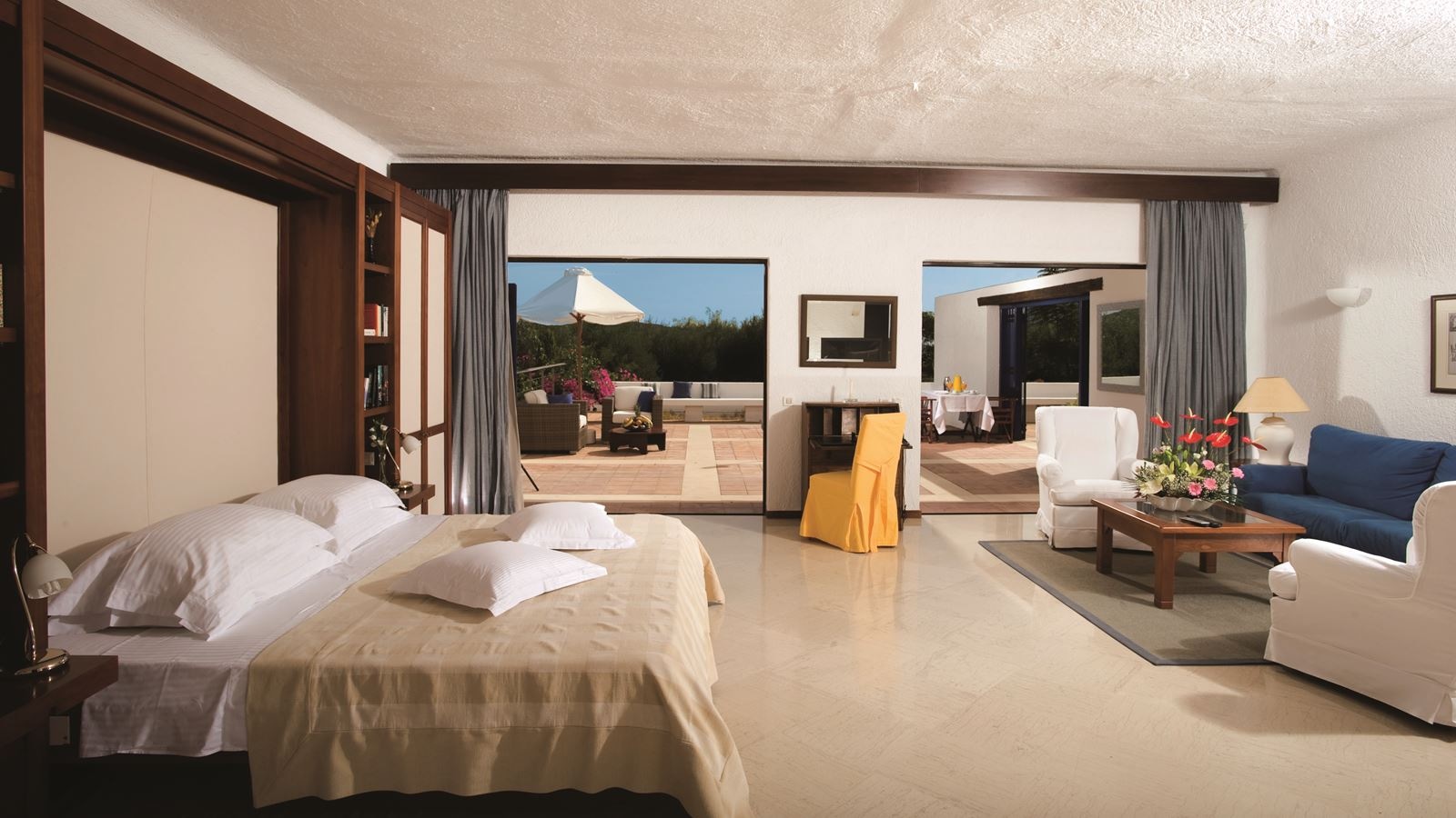 rooms-family-suite-open-plan-garden-view