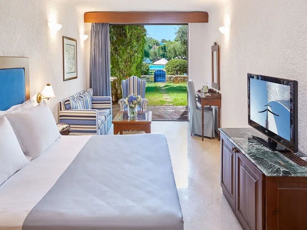 rooms-classic-bungalow-sea-view-sharing-a-pool