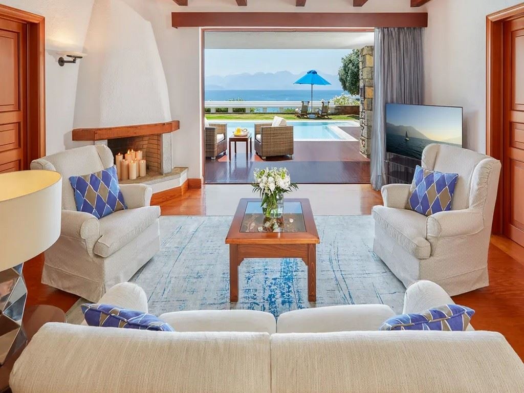 rooms-the-presidential-suite-waterfront-with-a-private-heated-pool