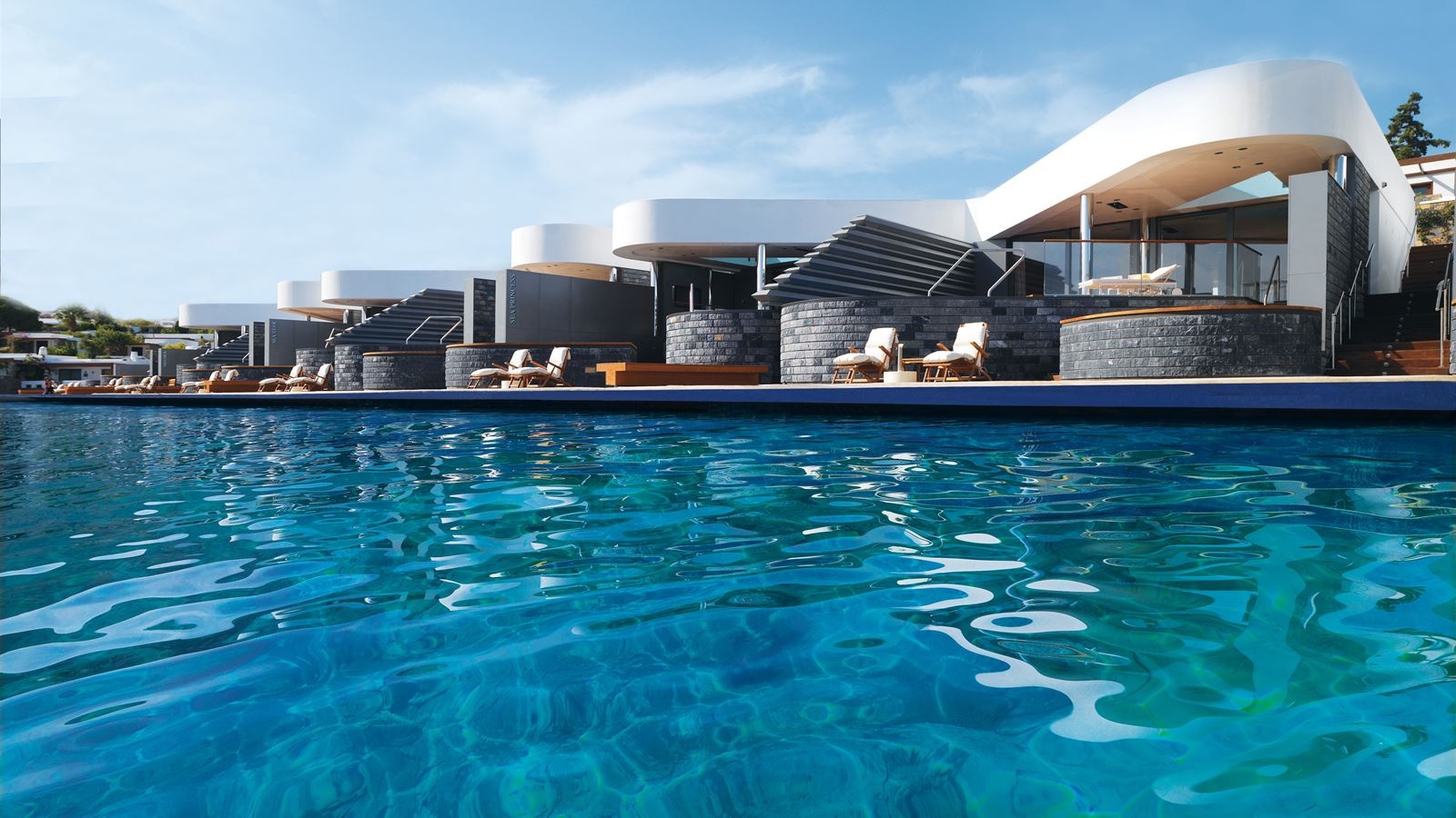 rooms-yachting-villa-with-private--heated-pool