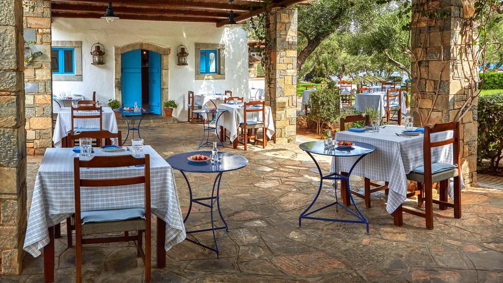 restaurants-kafenion-greek-restaurant