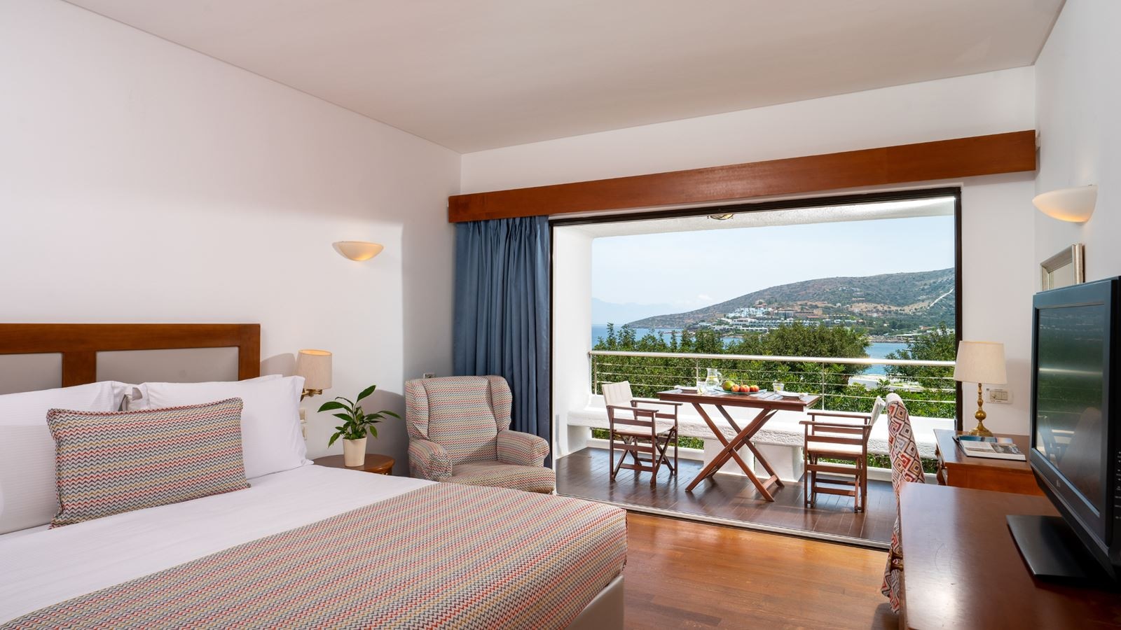 rooms-family-hotel-suite-sea-view