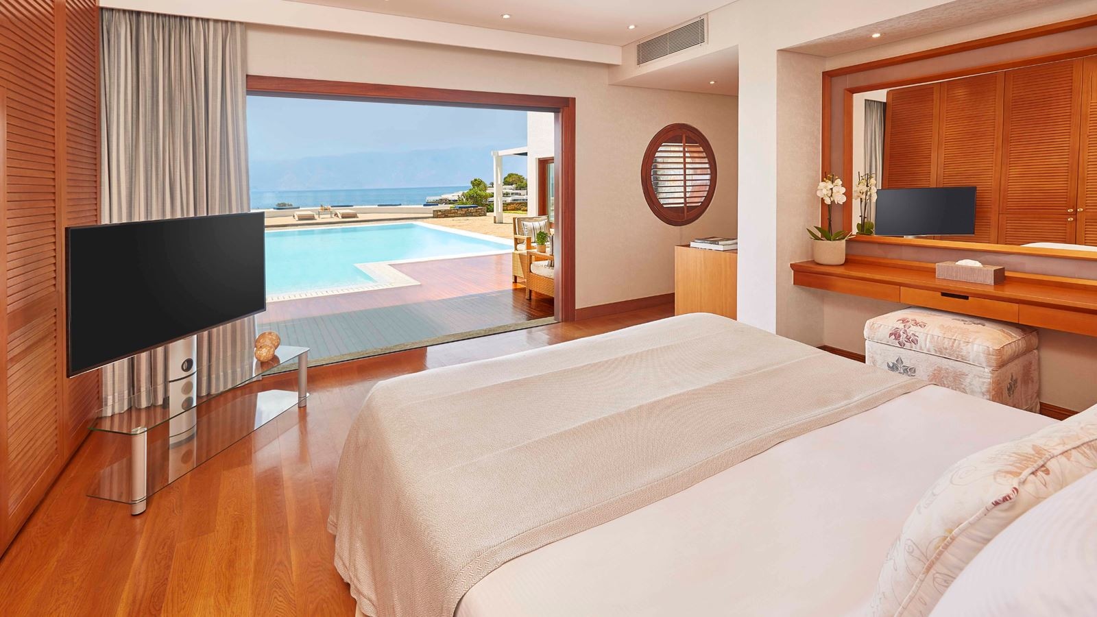 rooms-grand-villa-sea-view-private-heated-pool