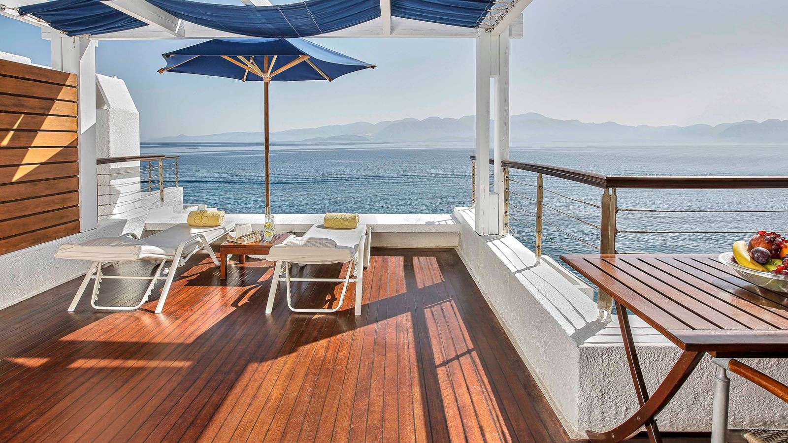 rooms-island-bungalow-waterfront