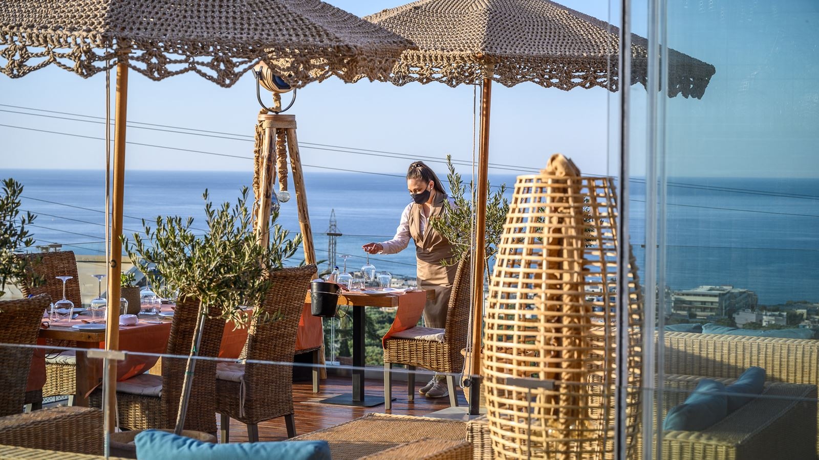 restaurants-main-building