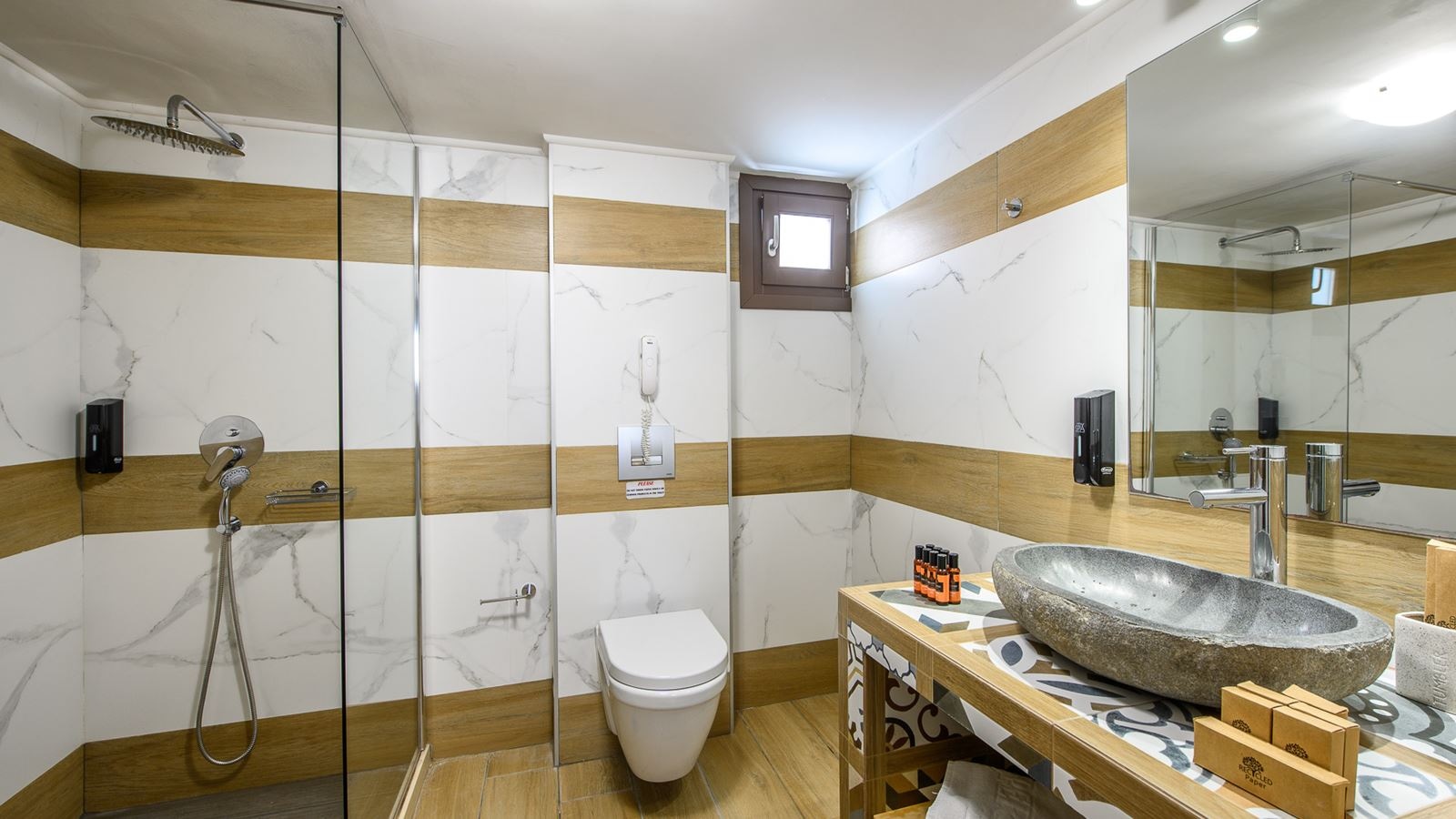 rooms-luxury-annex-split-level-suite