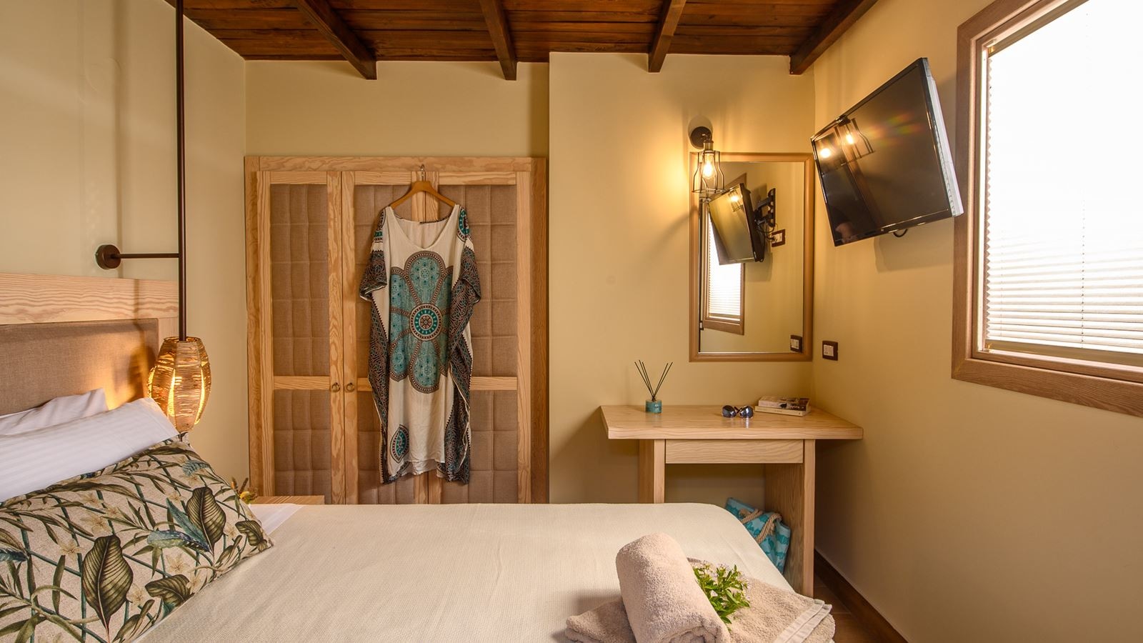 rooms-luxury-annex-split-level-suite