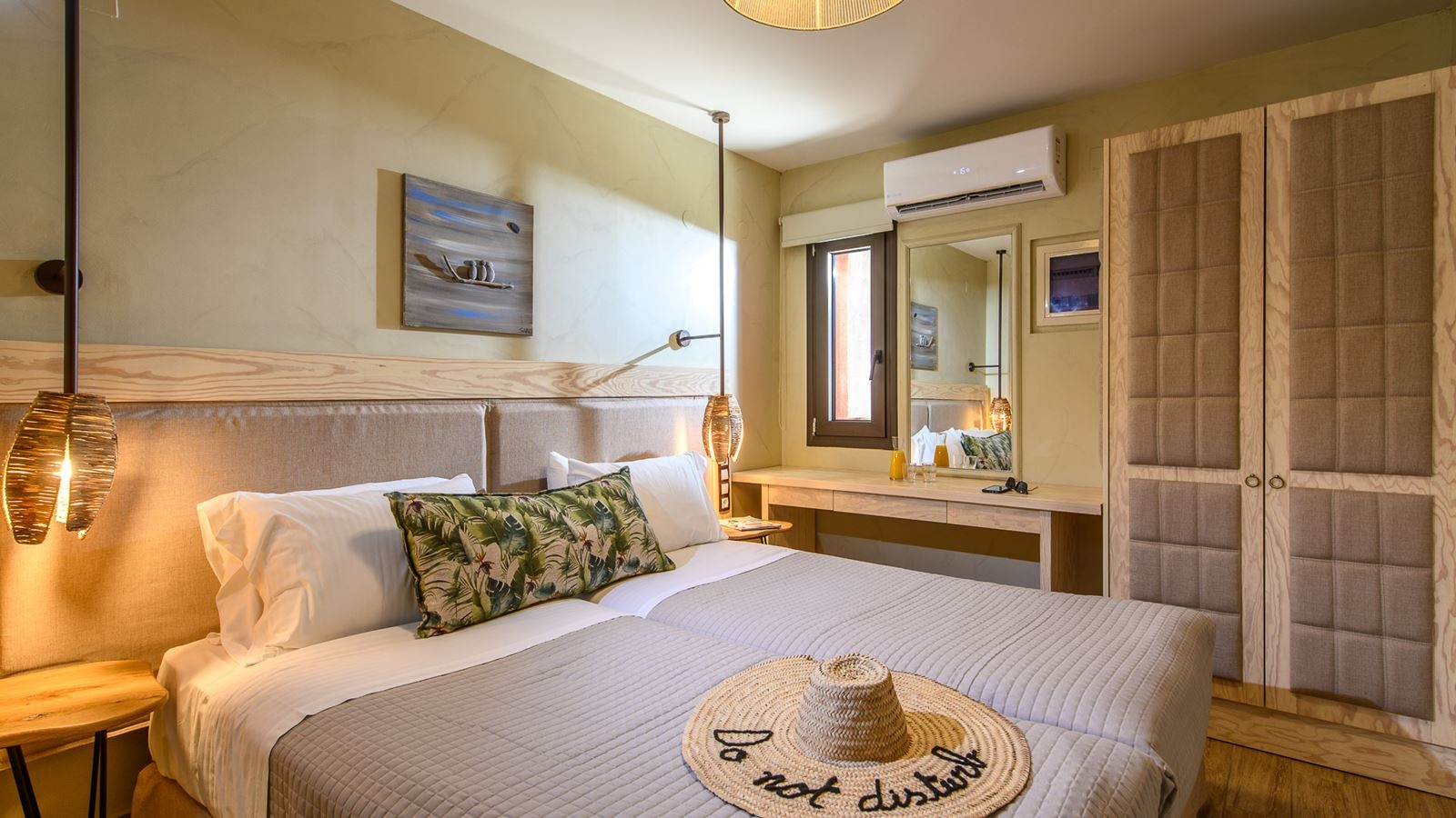 rooms-deluxe-room-inland-view