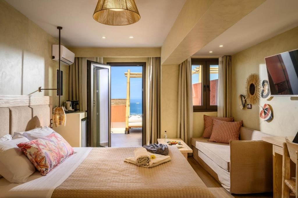 rooms-premium-room-sea-view-outdoor-jacuzzi