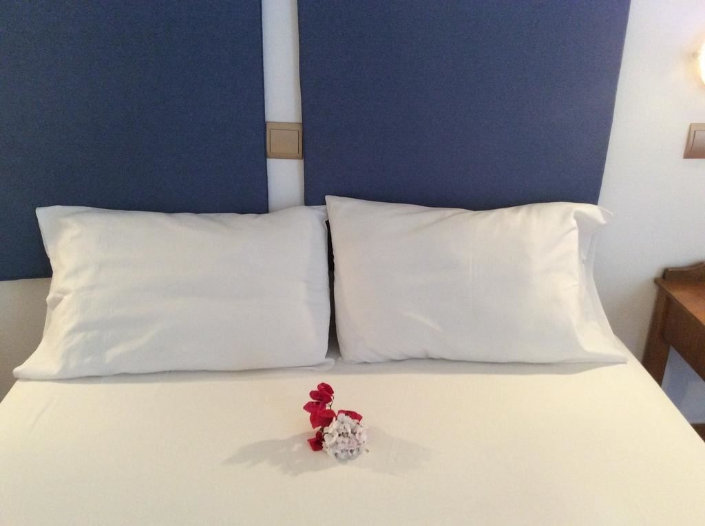 rooms-double-room-village-view