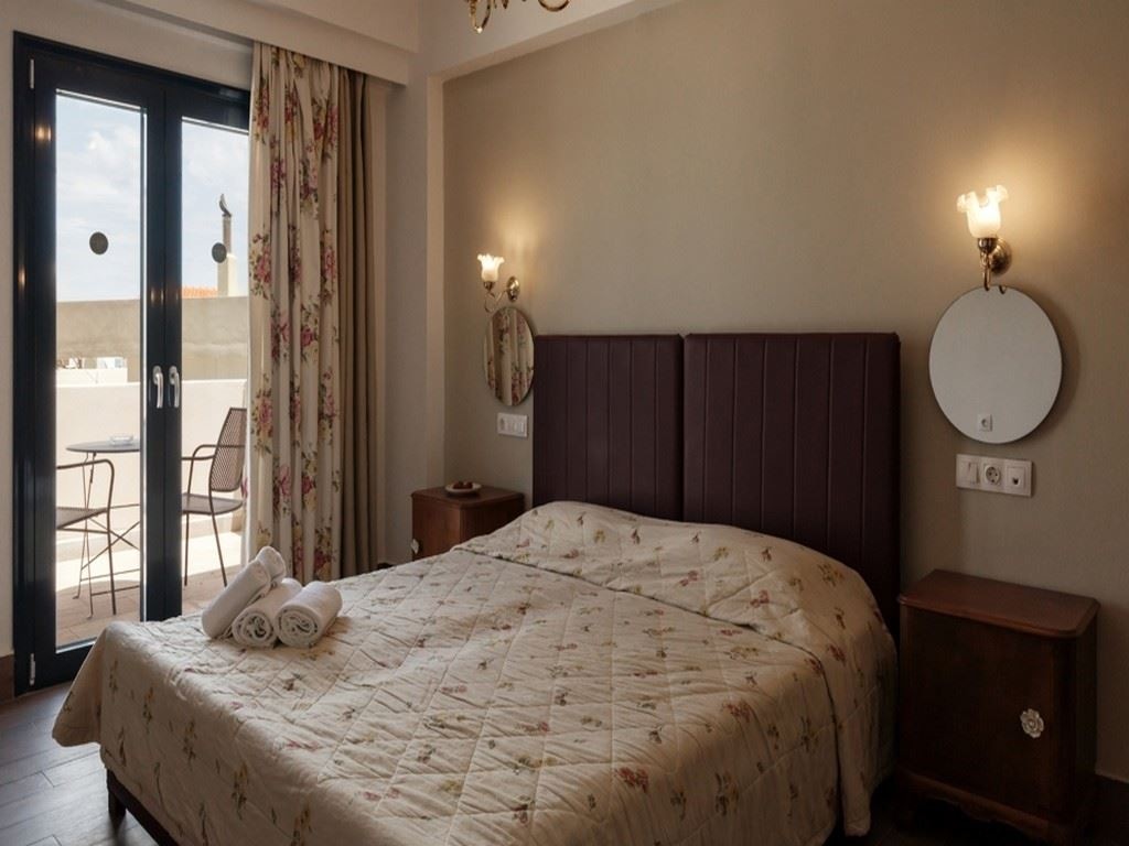 rooms-deluxe-artist-room-balcony-or-terrace