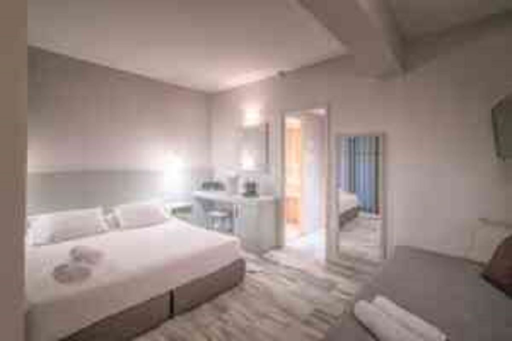 rooms-double-room-deluxe