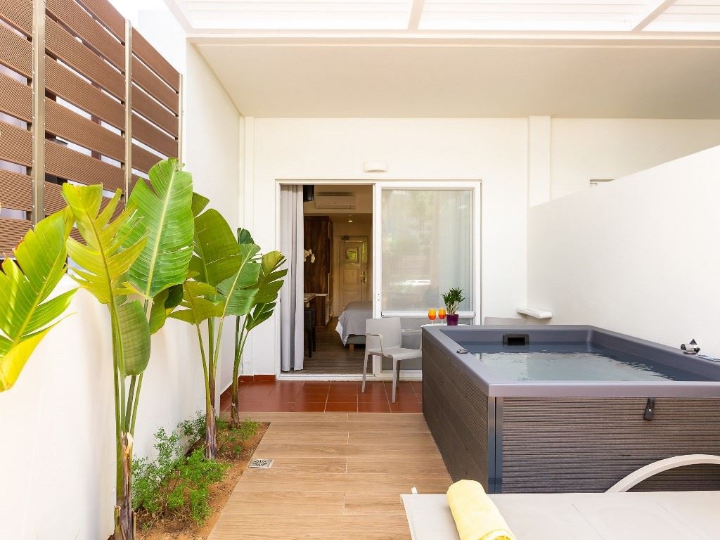 rooms-suite-executive-1-bedroom-jacuzzi