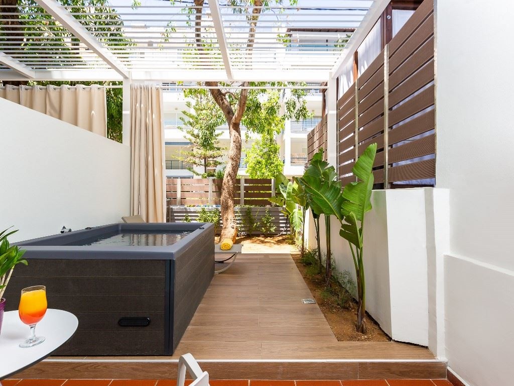 rooms-suite-executive-1-bedroom-jacuzzi