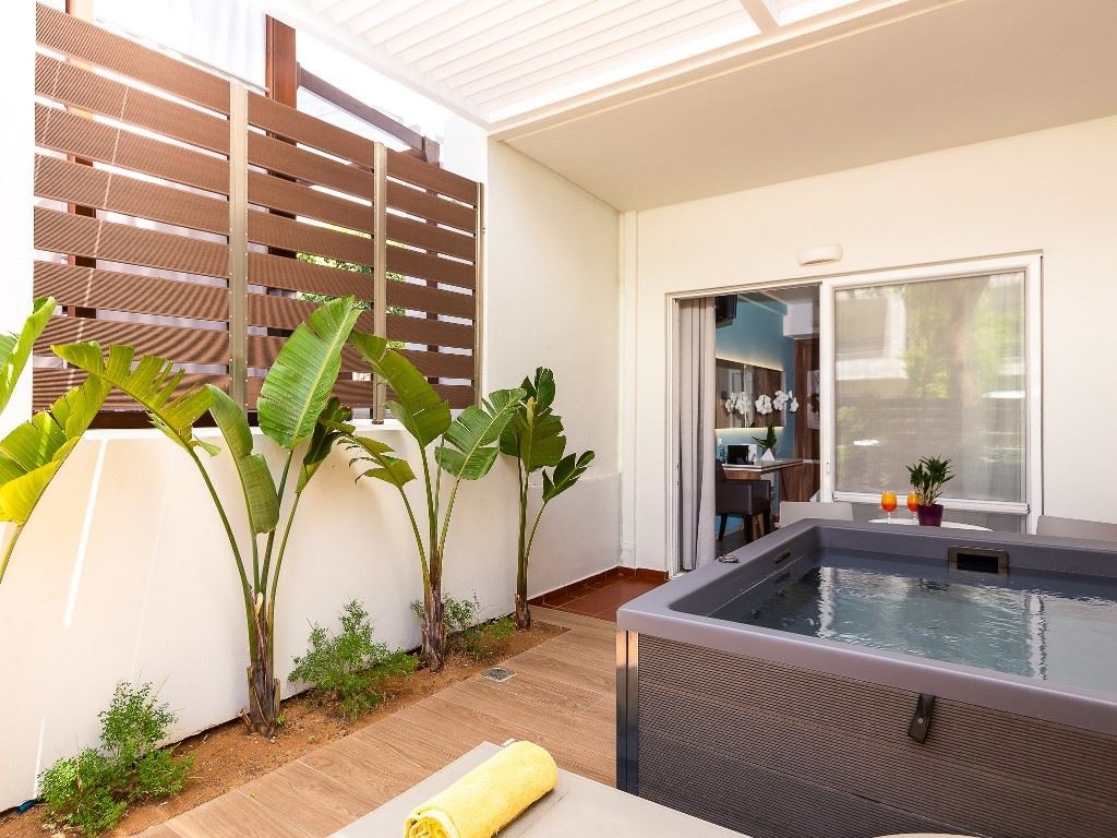 rooms-suite-executive-1-bedroom-jacuzzi