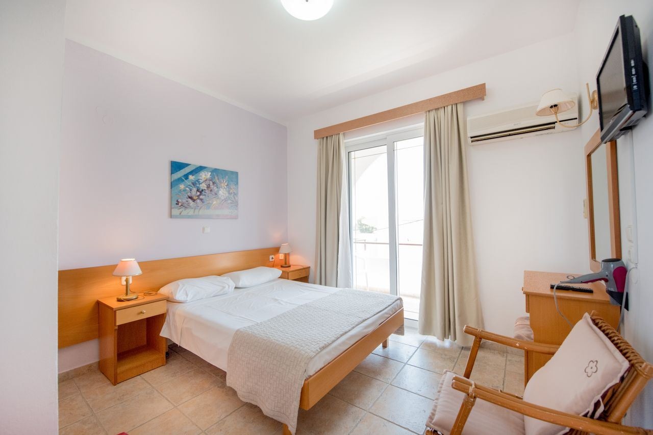 rooms-apartment-balcony-or-terrace